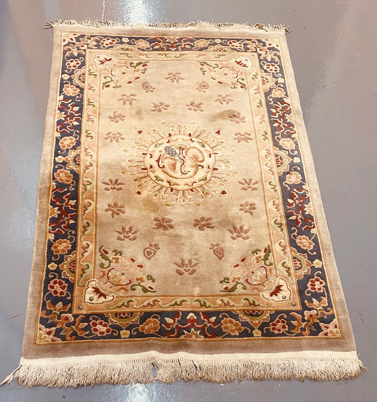 SKU 155 Oriental Chinese Hand knotted Rug, 130x200 cm