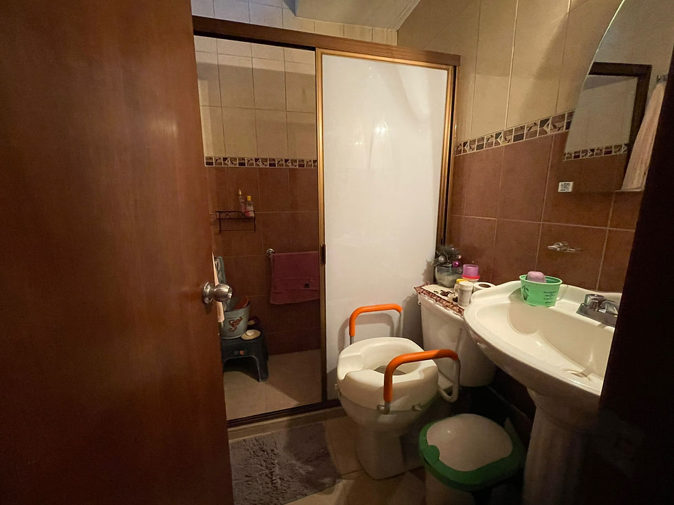 Miniatura: CASA EN VENTA A MEDIA CUADRA DE SEGUNDO ANILLO AGUASCALIENTES