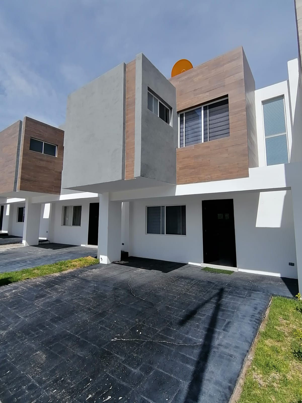 AL SUR CASA EN VENTA EN COTO AGUASCALIENTES