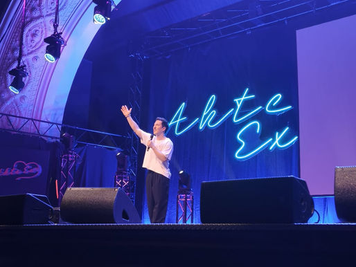 Ein humorvolles Plädoyer für die Selbstliebe: Nico Stank begeistert in Leipzig