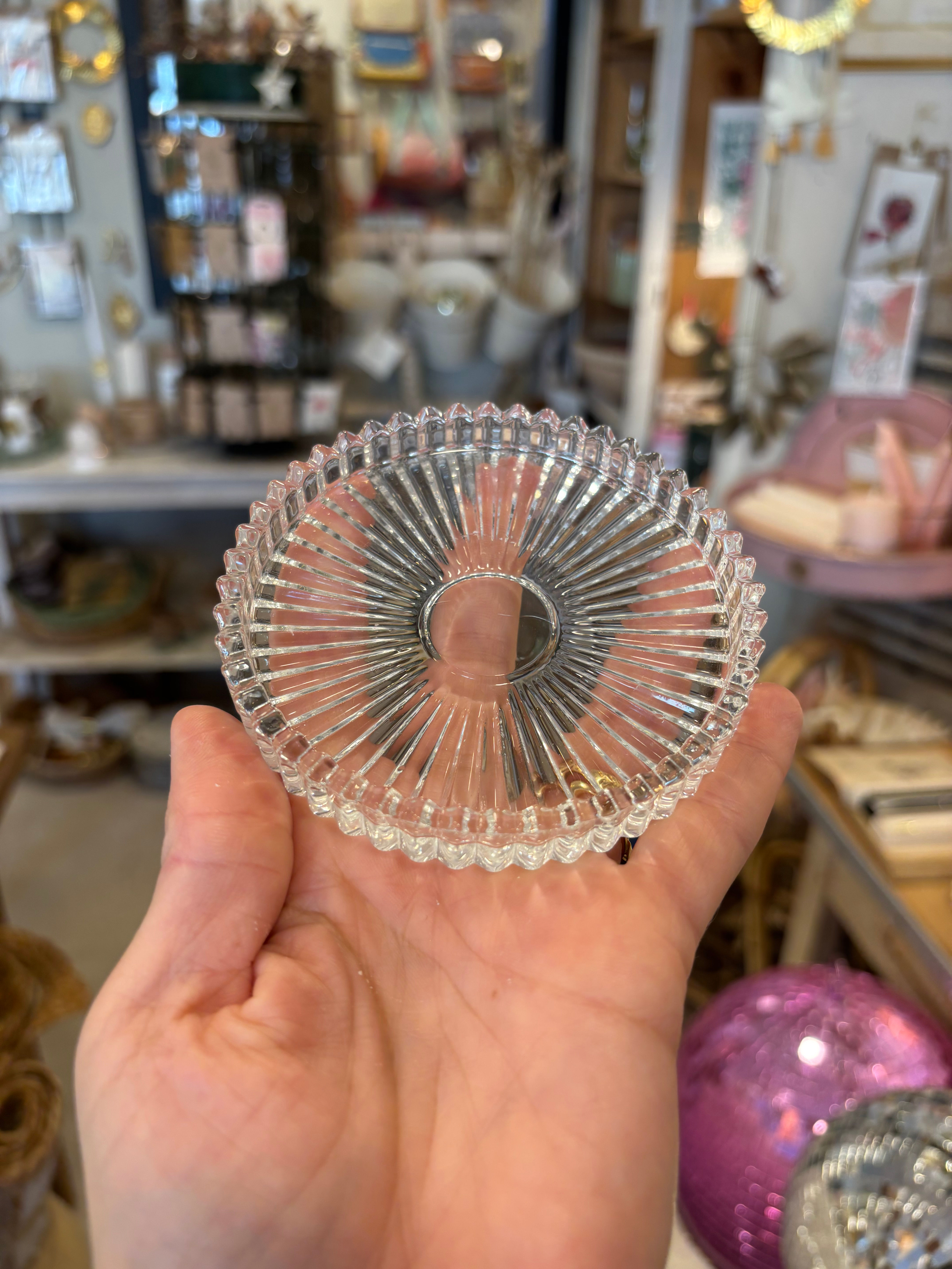 Soucoupe plate en verre strié 