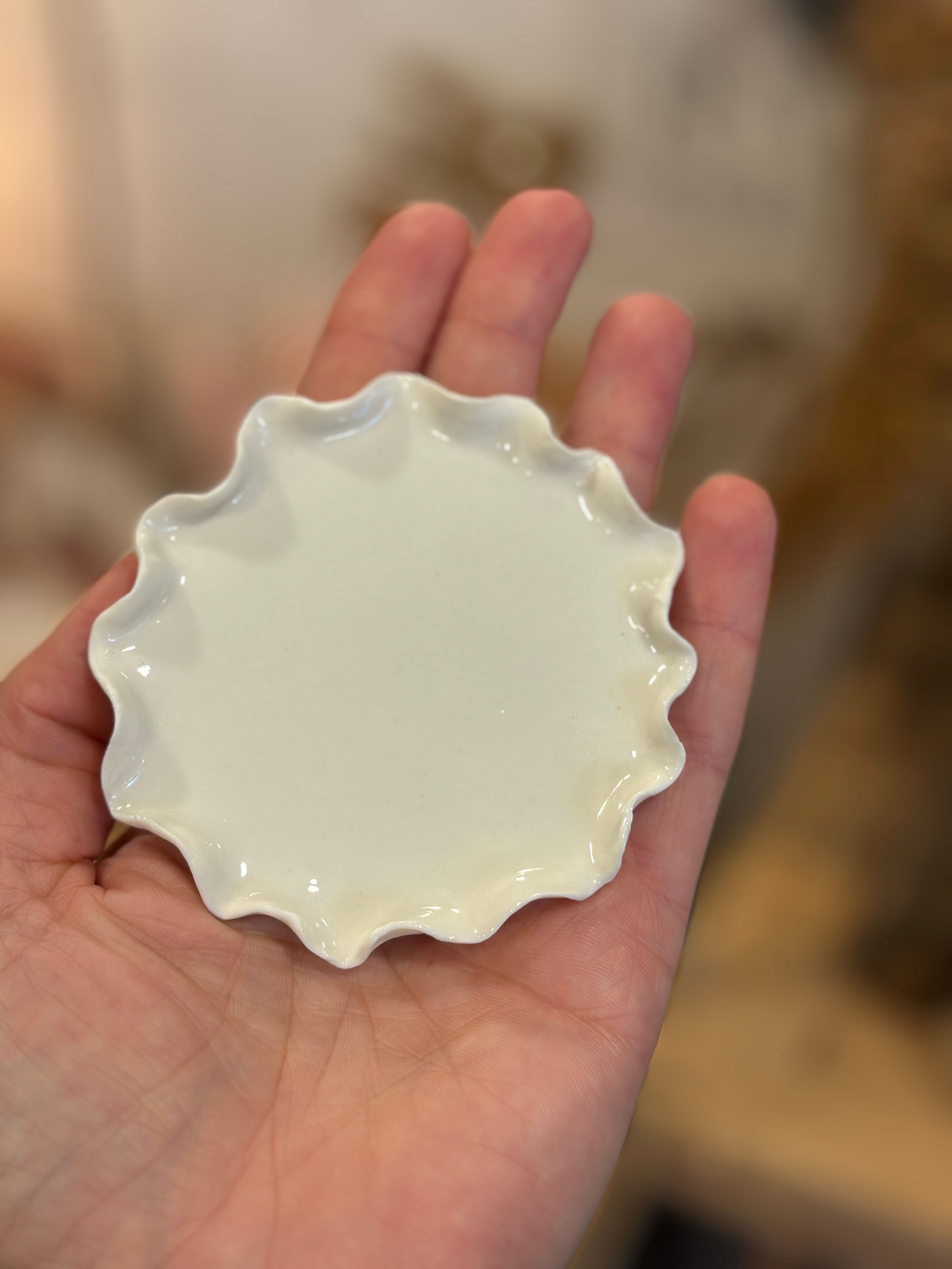 Mini soucoupe en céramique blanche Jilveli🖐️ 🇫🇷