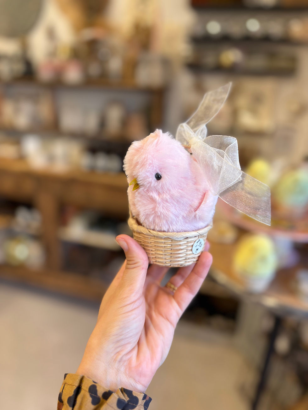 Miniature : Poussin de Pâques dans son panier en osier 🖐️ 🇫🇷 