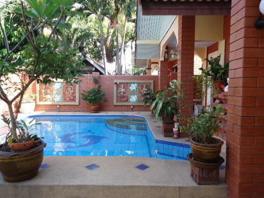 Pool House Bargain_16.jpg