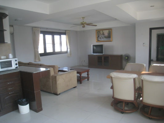 8 Apartments_13.JPG