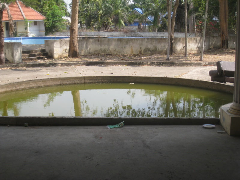 Outside building_15.JPG