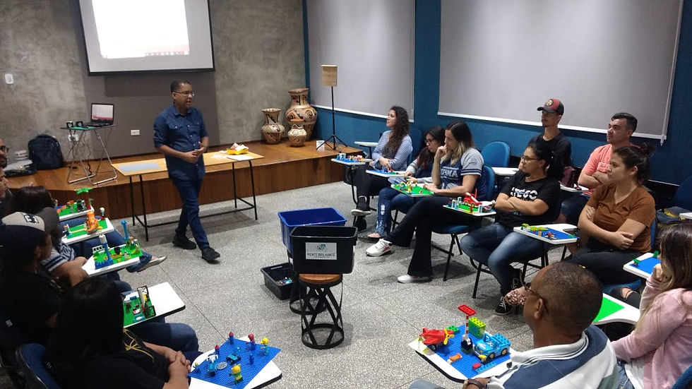 Acadêmicos do 2º ano de Turismo da UEMS Dourados participando do Workshop. | Foto: Divulgação