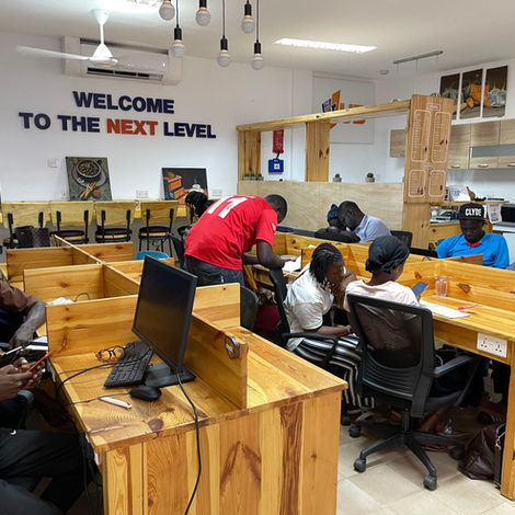 Digital Literacy & Photography Training For Startups