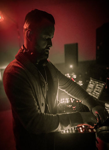 DJ