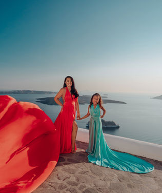 Luxury family photoshoot in Imerovigli Santorini