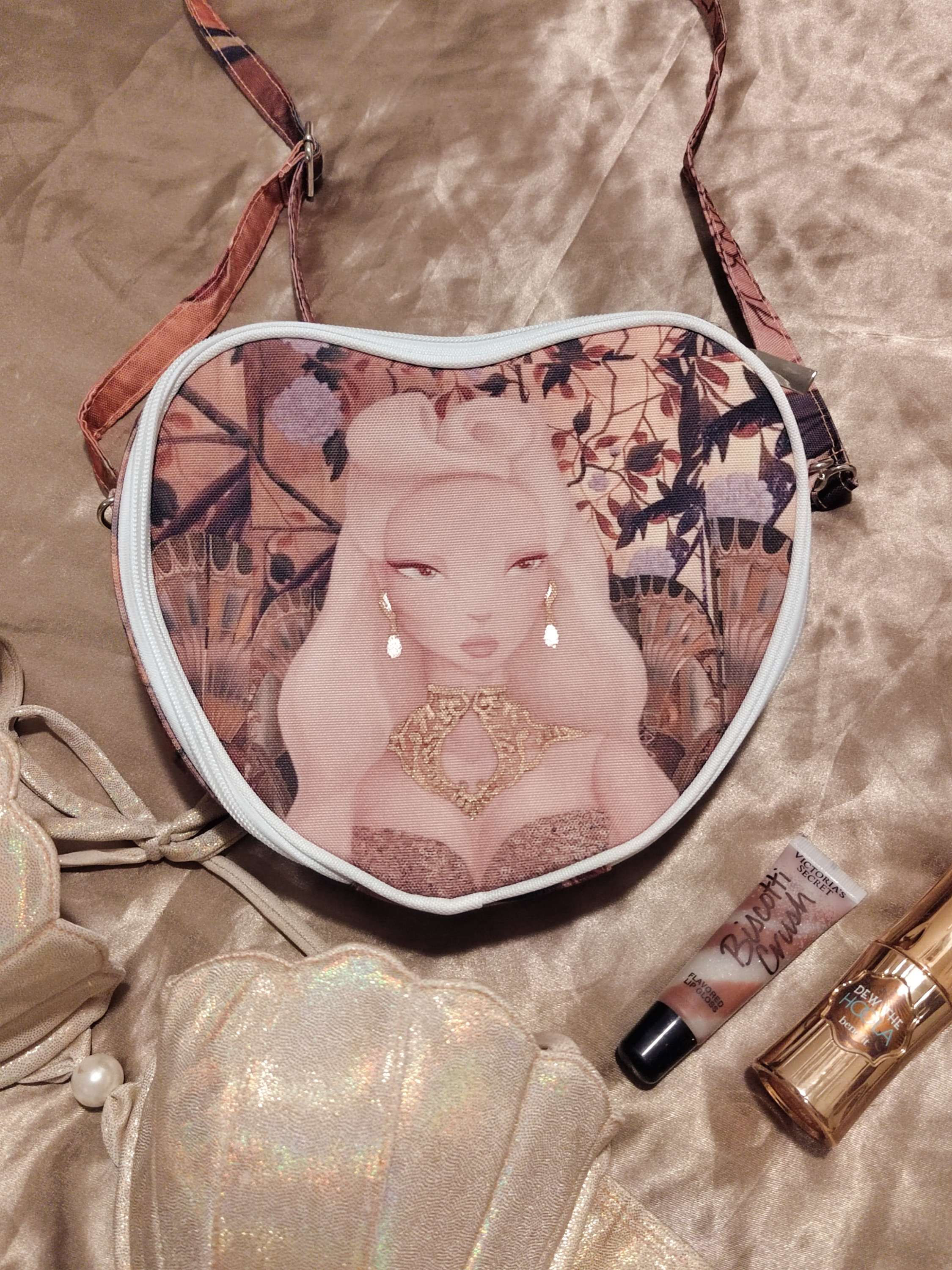 All That Gold תיק לב 