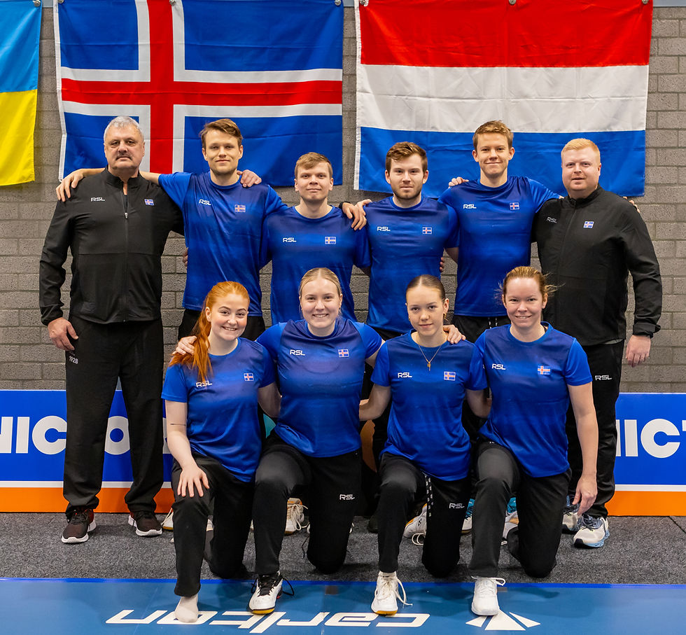 Efri röð frá vinstri; Kenneth, Davíð Bjarni, Kristófer, Róbert Ingi, Gústav og Kjartan Neðri röð frá vinstri; Una, Arna Karen, Iðunn og Drífa.