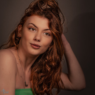 studio portrait photo