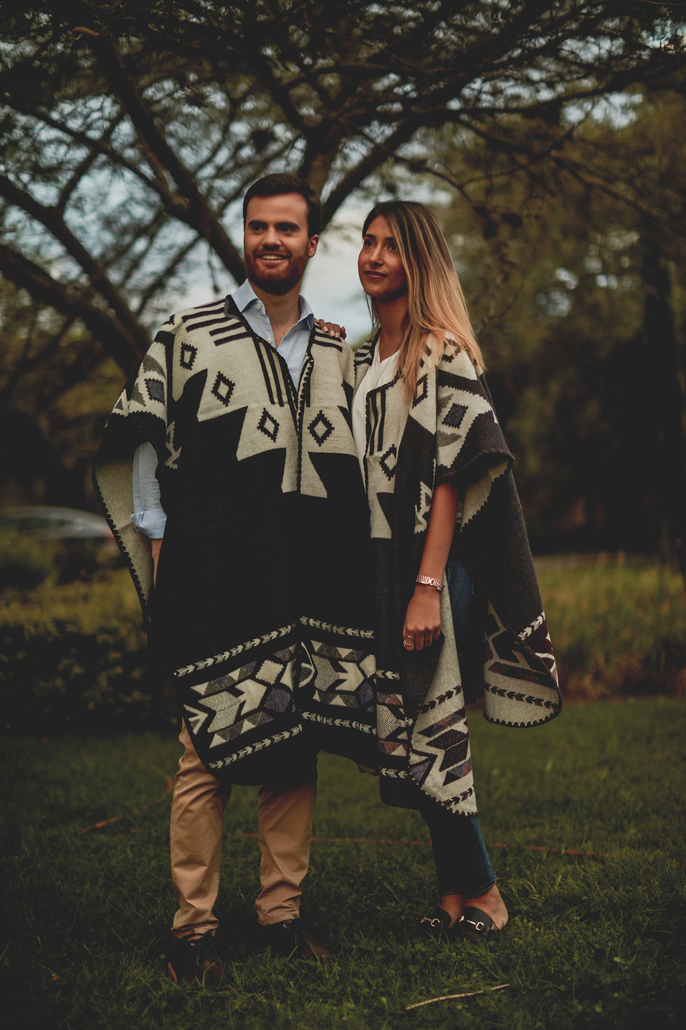 Thumbnail: HUOARANI PONCHO GRAY BURGUNDY