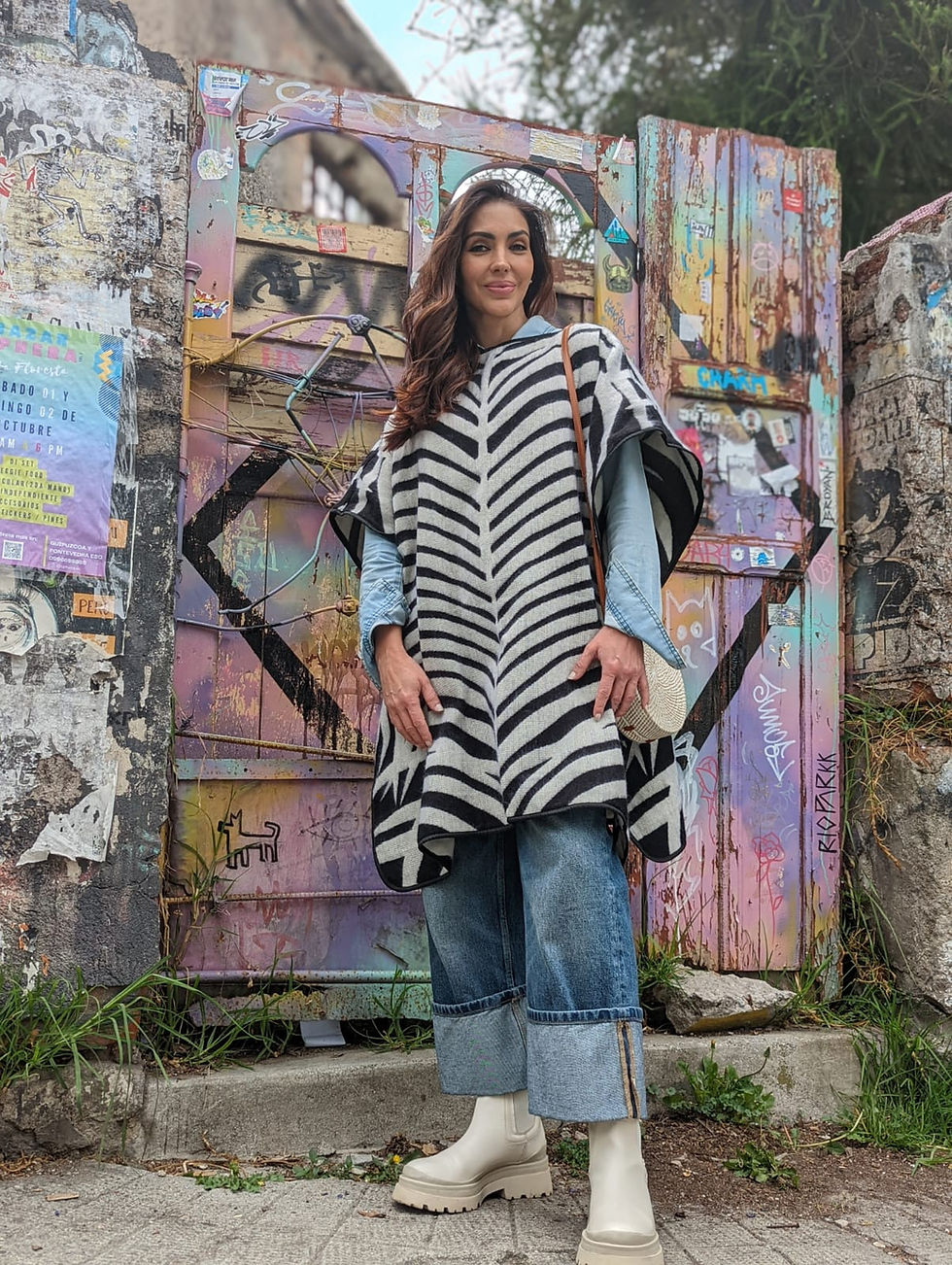 Thumbnail: Zebra 3 in 1 with belt and pins