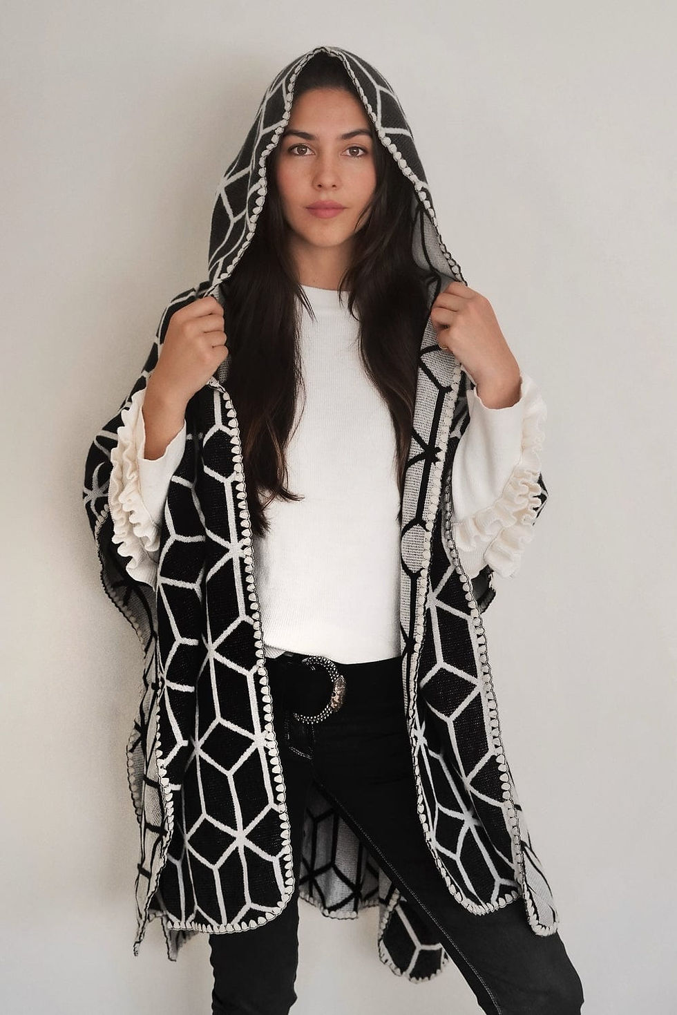 Thumbnail: Cubos Poncho Hoodie