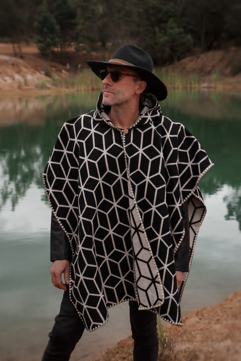 Thumbnail: Cubos Poncho Hoodie