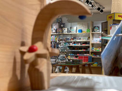 Spielzeugladen in Regensburg selmair-spielzeug-regensburg-ladenuebersicht-spiele-01.jpg