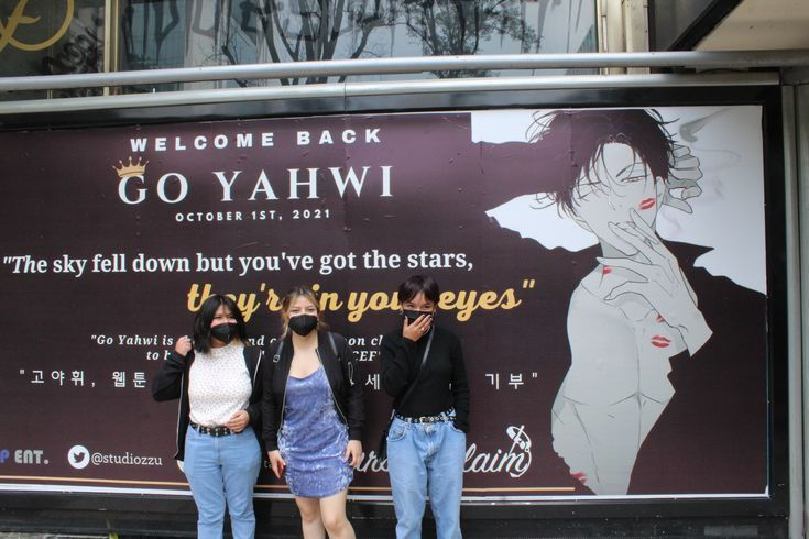 Valla publicitaria manwha YOURS TO CLAIM, 2021_ (1).jpg