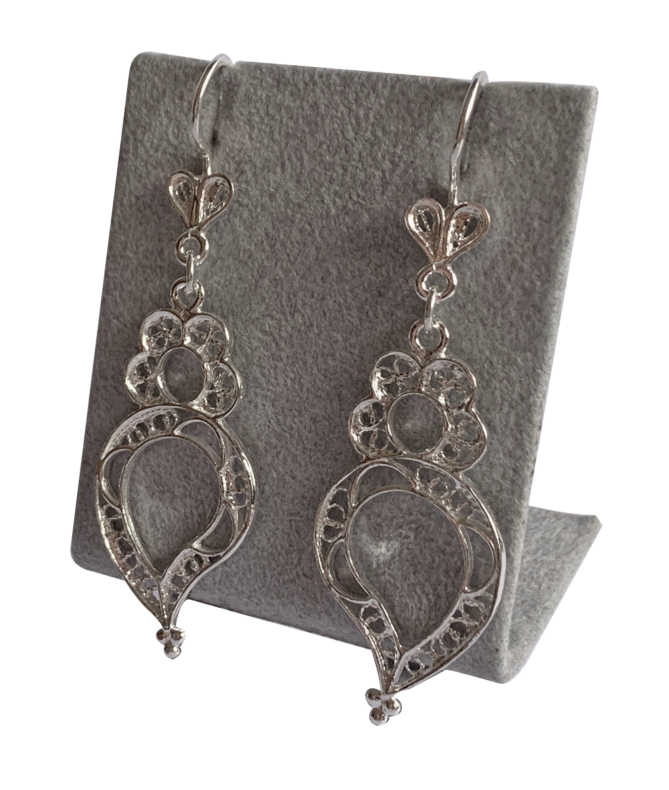 Brincos coração aberto e flor - Ref.bri041