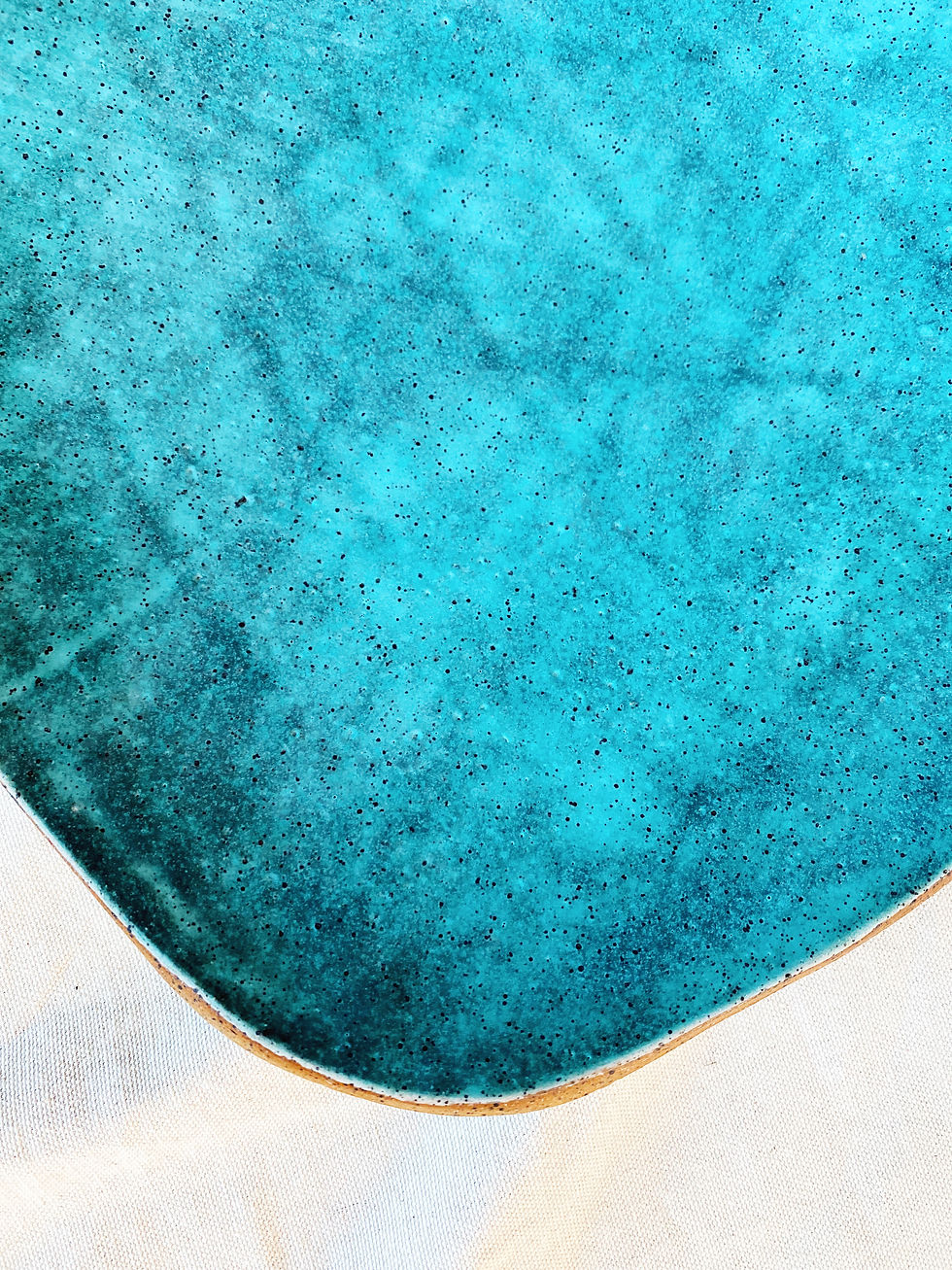 Thumbnail: raised serving basin in turquoise