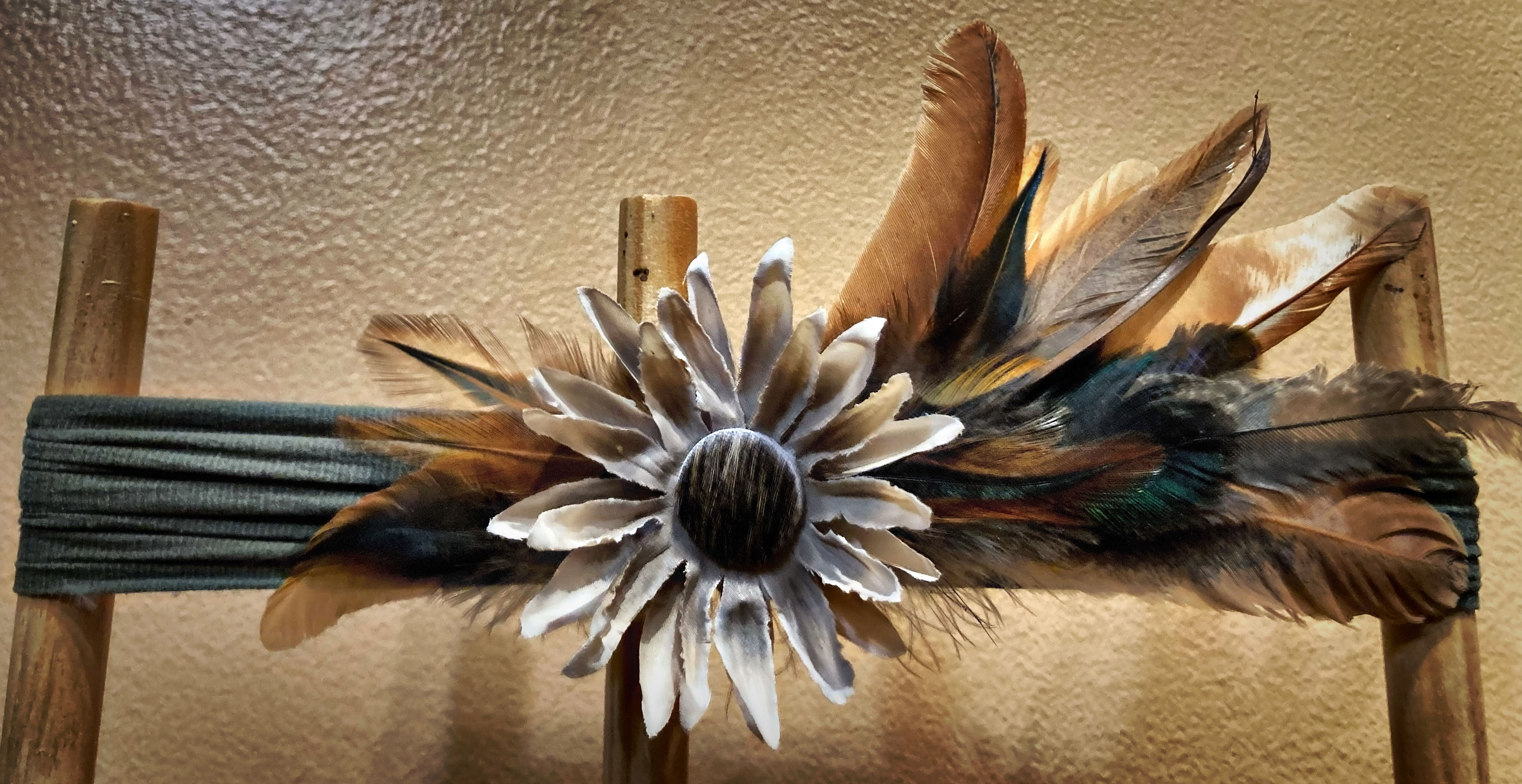 Green band with brown mixed feather 