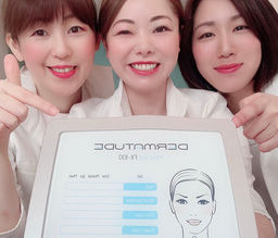 気にしてる！？そのシワ、目元ギリギリまでケアできます♡ダーマペンと比較されるエステマシン♡