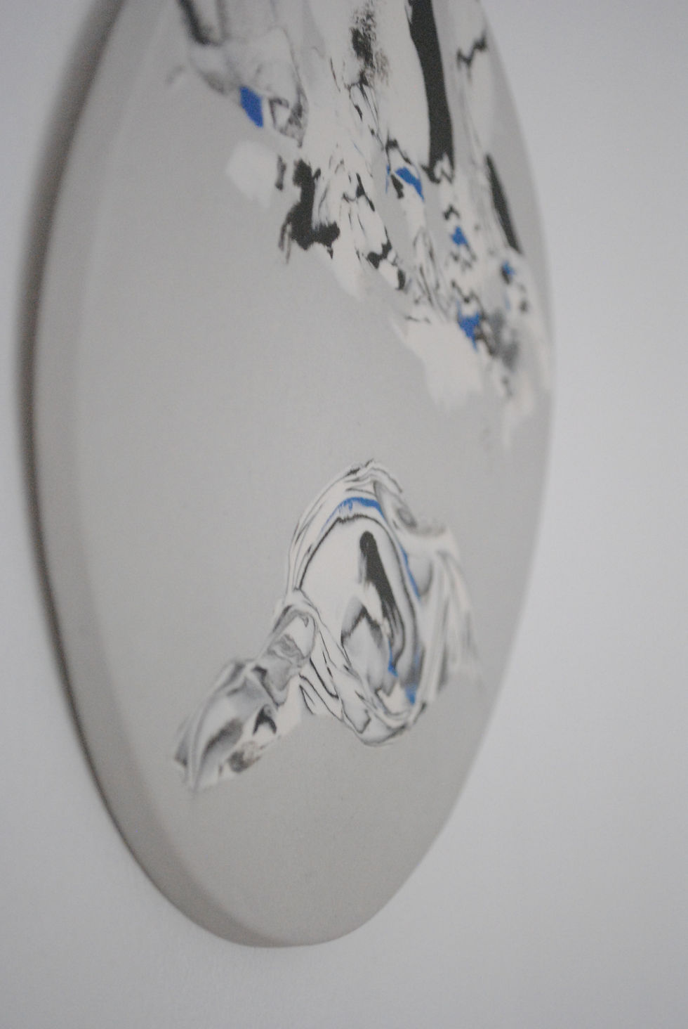 Thumbnail: Everything there is right now, 2025, stoneware, 15.5 cm