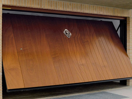 Automazione porte basculanti per garage a Milano