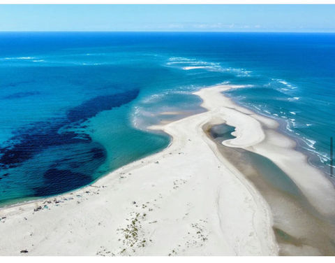 beach-plage-paradisiaque-morrumbene-beach-resort-mozambique