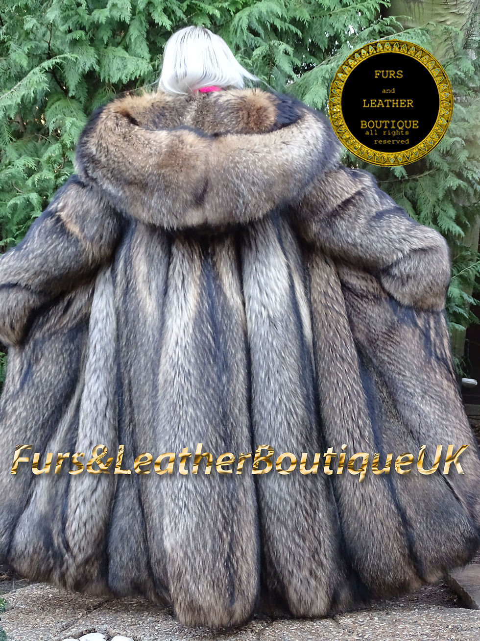 الصورة المصغرة: Unisex SAGA HEAVY HONEY FINN RACCOON FUR LONG SWING COAT MASSIVE SHAWL HOOD Copyright Furs and Leather Boutique UK