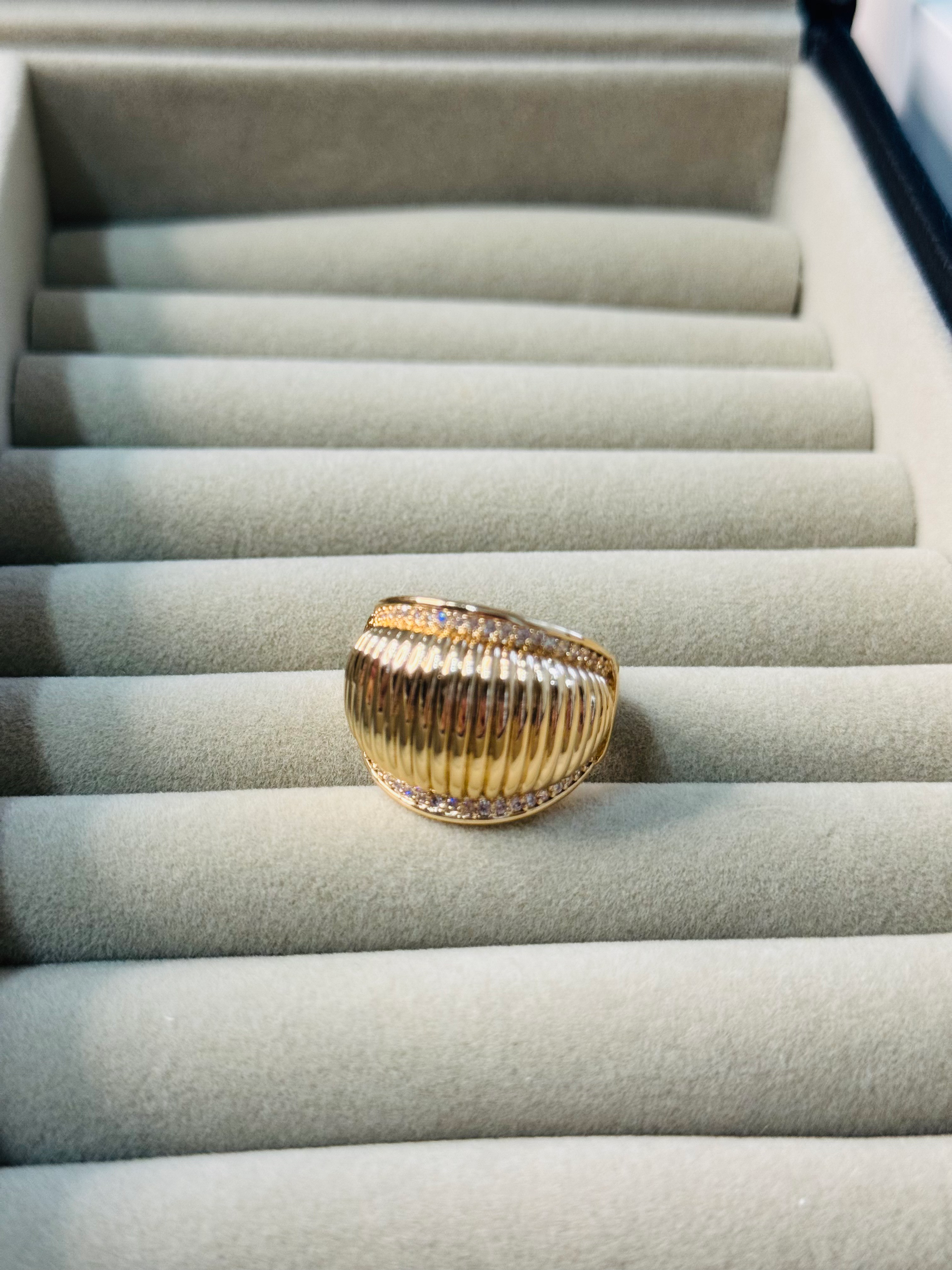 goldtone luxury ring
