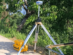 Land Survey Instrument used by Groundsolv to check on the land coordinates and boundaries. 