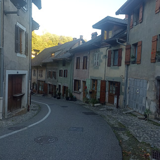 bourg médiéval d'alby sur chéran