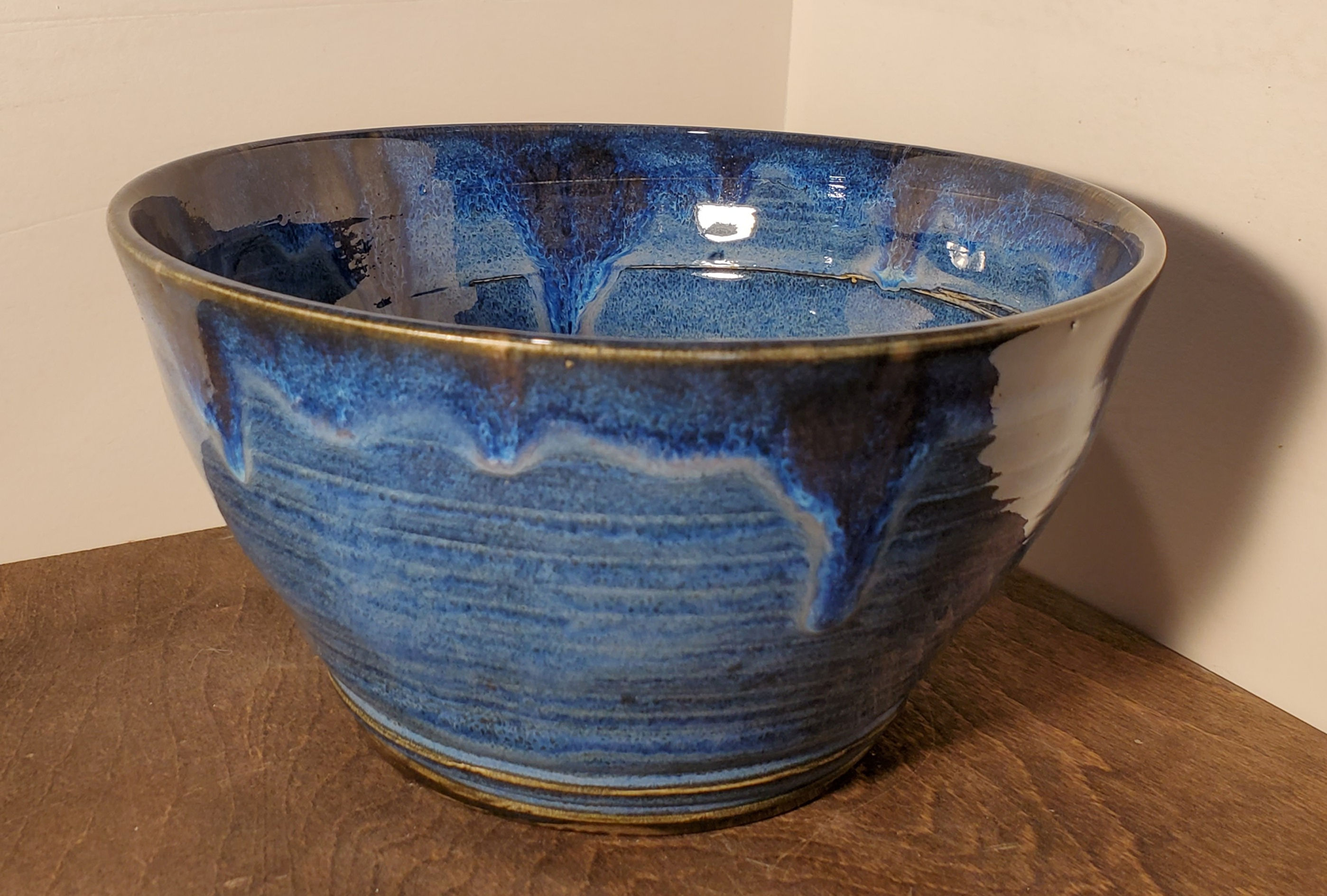 Medium serving bowl