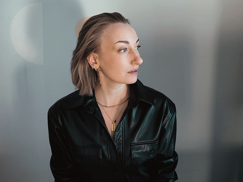 Riina Hyppönen VISIORIINA Virtuaaliassistentti