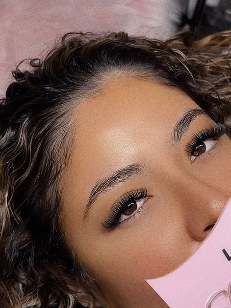 GETTING LASH EXTENSIONS