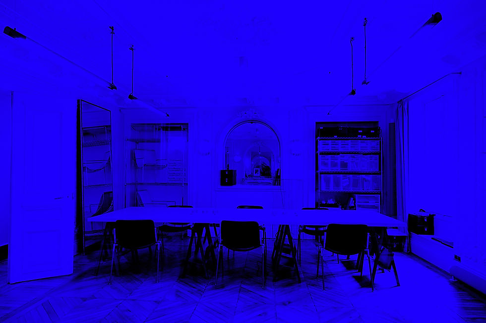 bureau dans un appartement parisien