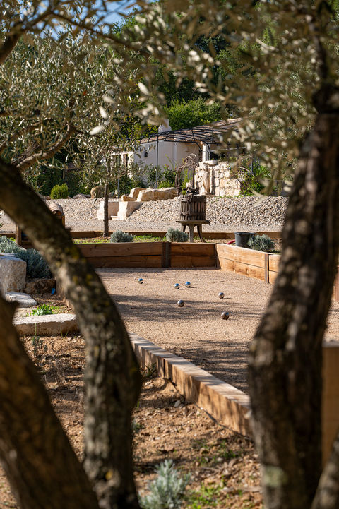 le-clos-de-mansart-petanque-grimaud.jpg