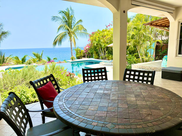 Outdoor Dinning Area.jpeg