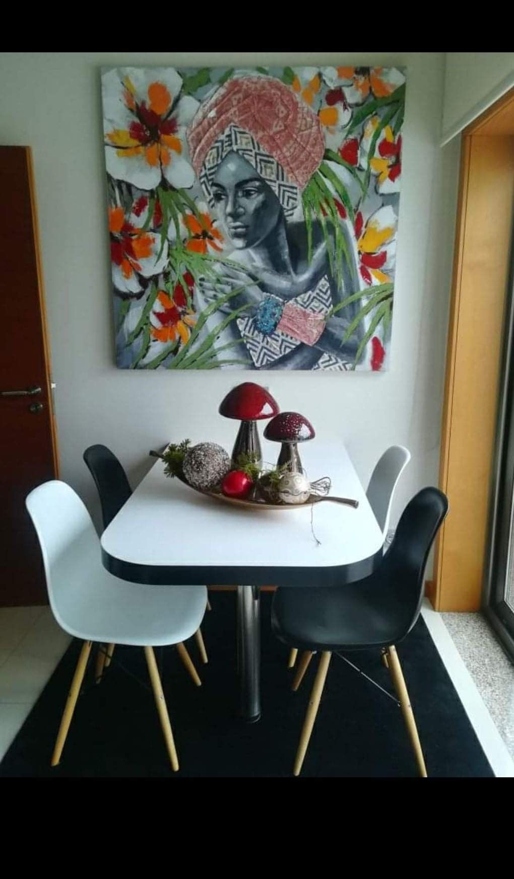 Mesa fixa e cadeira estilo