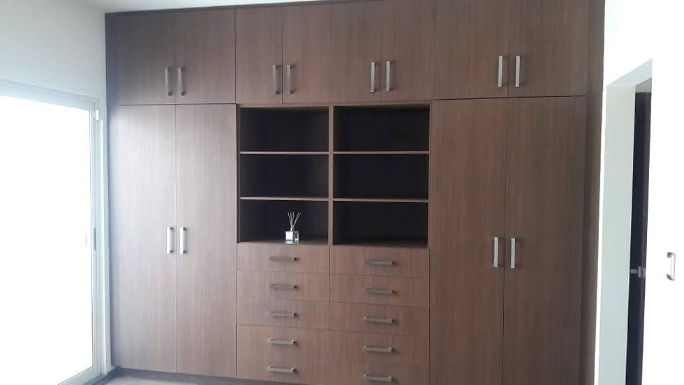 Miniatura: CLOSETS