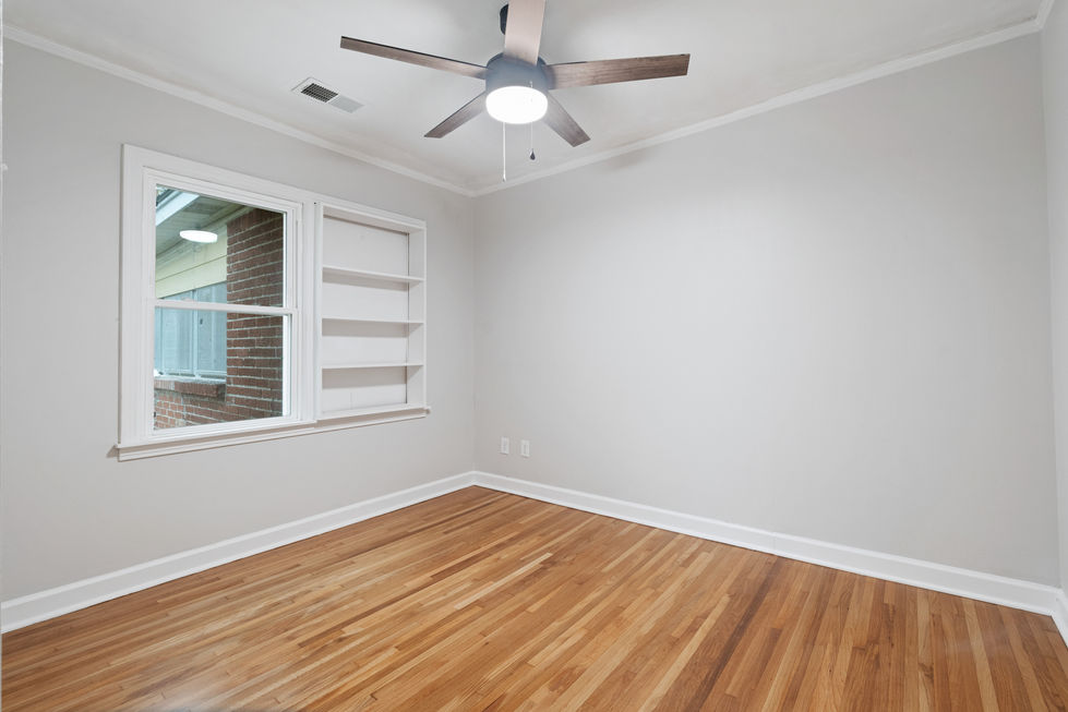 20-4550 Durbin Ave-8
