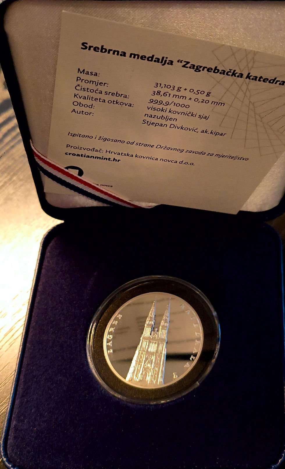 Thumbnail: INVESTOR'S CHOICE: Zagreb Cathedral Pure Silver Medal