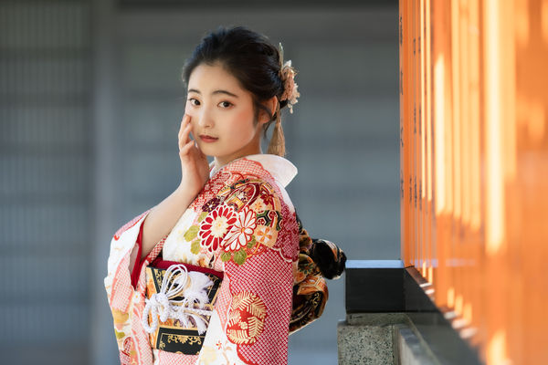 和服外拍:穿上日式和服,漫步清水寺、祇園、留下難忘的旅途回憶。