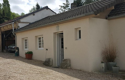 L'entrée et la cour