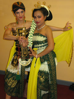 Karonsih Andrea, Puja-1