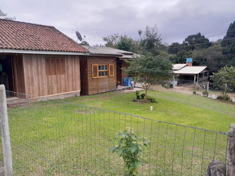 terreno c/ duas casas no bairro Passo da areia