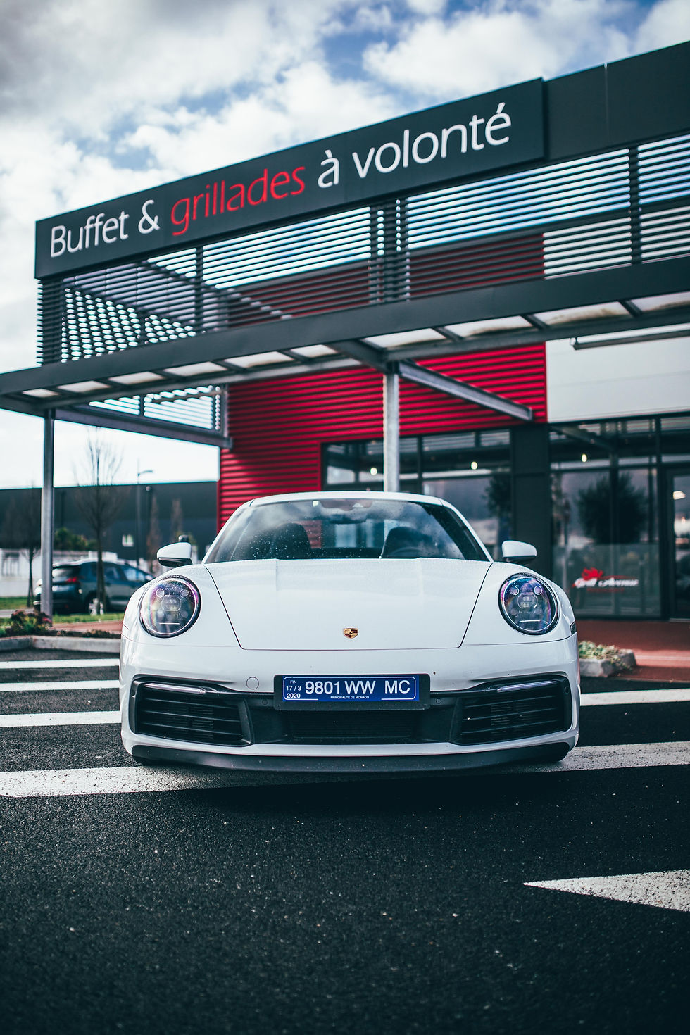 992