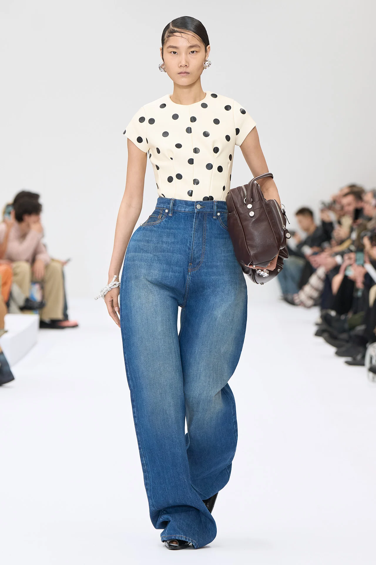 Acne Studios İlkbahar Yaz 2025